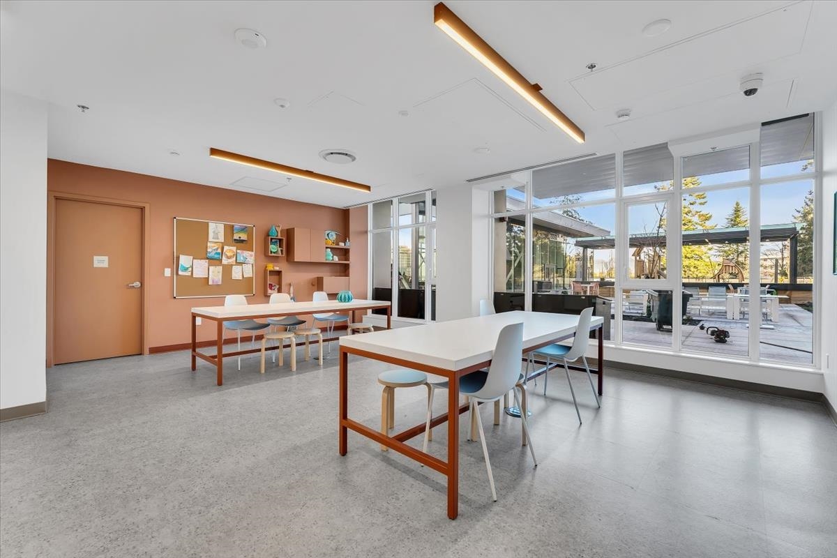 Primary Bathroom Photo of 1212 13675 107a Avenue, Surrey, BC