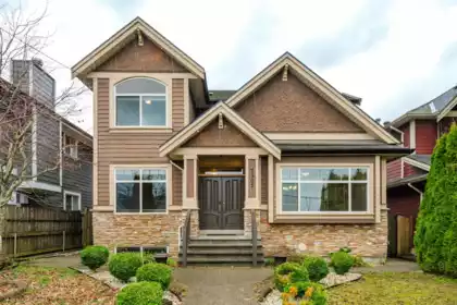 7307 2nd Street, Burnaby, BC, Edmonds BE — 5 bed single family residence for sale