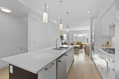 Primary Bathroom Photo of 57 16336 23a Avenue, Surrey, BC