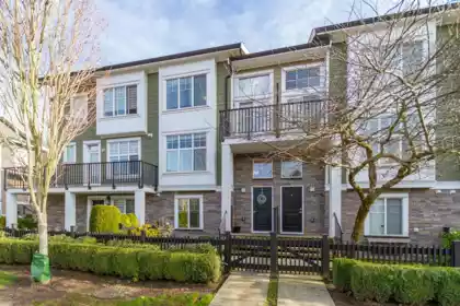 35 7686 209 Street, Langley, BC, Langley — Townhouse for sale