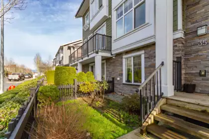 35 7686 209 Street, Langley, BC, Langley — Townhouse for sale