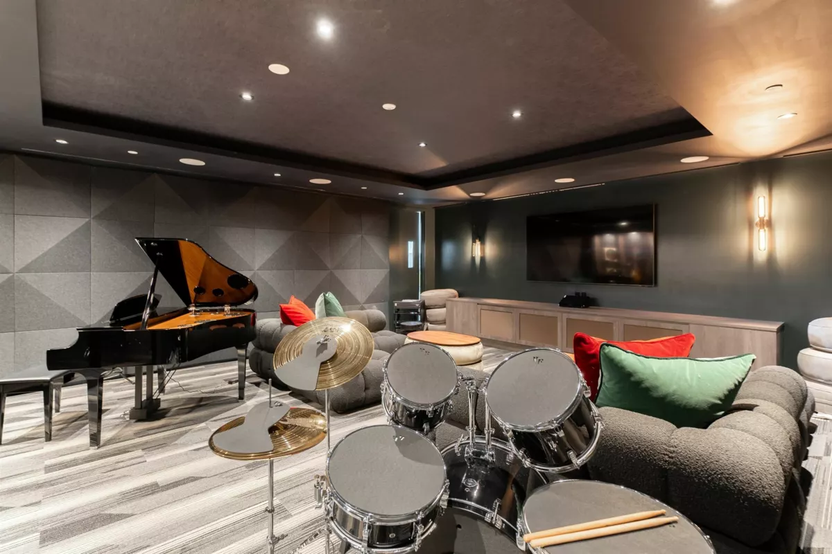 Hallway Photo of 912 6833 Pearson Way, Richmond, BC