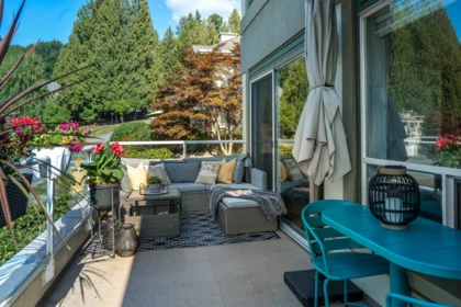 Front Yard Photo of 79 4001 Old Clayburn Road, Abbotsford, BC