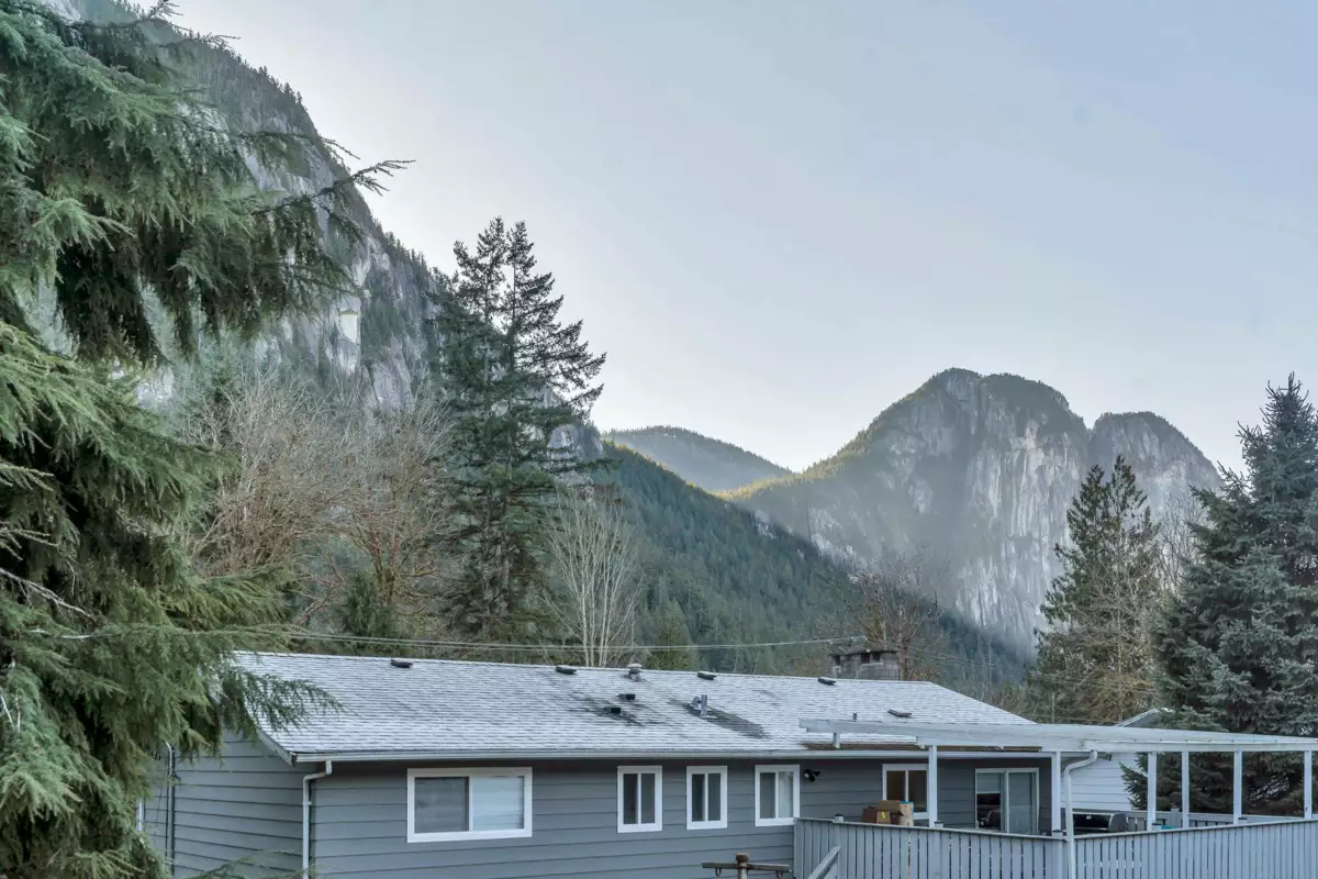 Community Amenities Photo (Clubhouse) of 38276 Myrtlewood Crescent, Squamish, BC