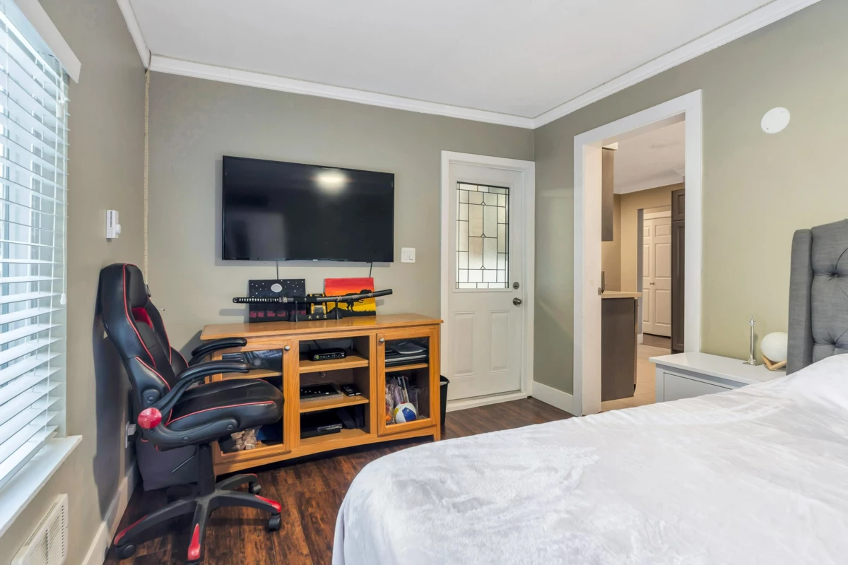 Powder Room Photo of 38276 Myrtlewood Crescent, Squamish, BC