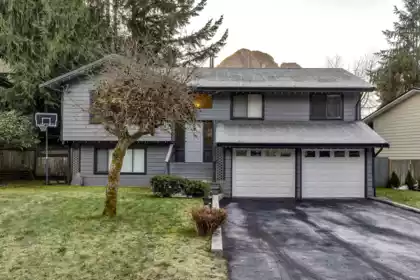 38276 Myrtlewood Crescent, Squamish, BC, Squamish — Single Family Residence for sale