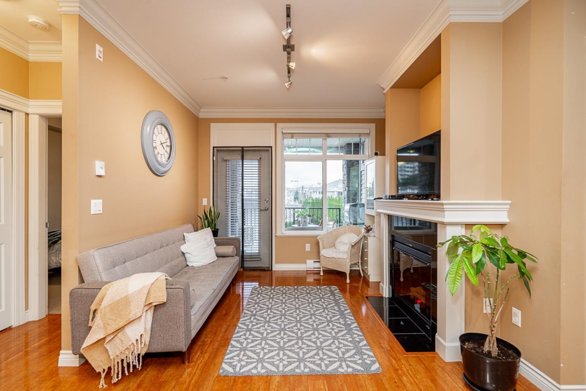 Dining Area Photo of 201 9108 Mary Street, Chilliwack, BC