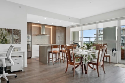 1302 1441 Johnston Road, White Rock, BC