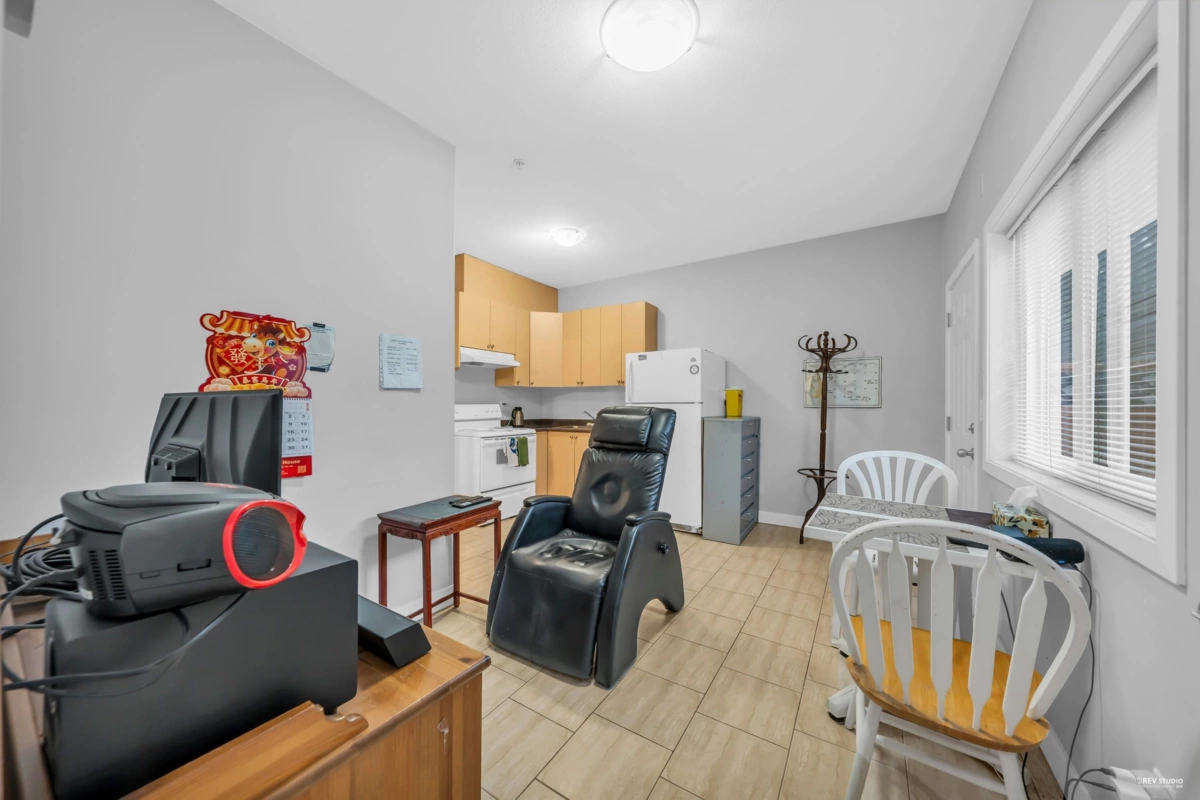 Backyard Photo of 312 Strand Avenue, New Westminster, BC