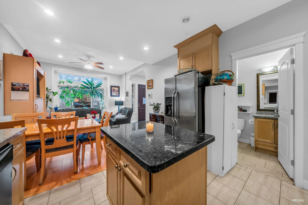 Breakfast Nook Photo of 312 Strand Avenue, New Westminster, BC