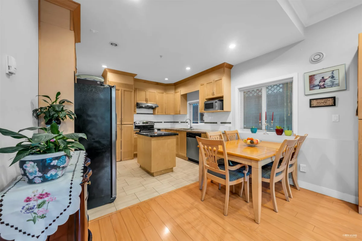 Dining Area Photo of 312 Strand Avenue, New Westminster, BC