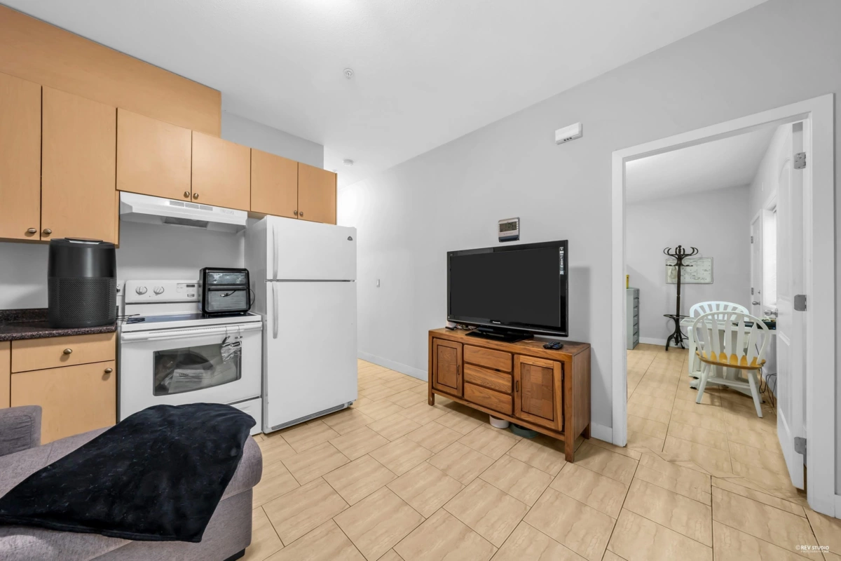 Hallway Photo of 312 Strand Avenue, New Westminster, BC