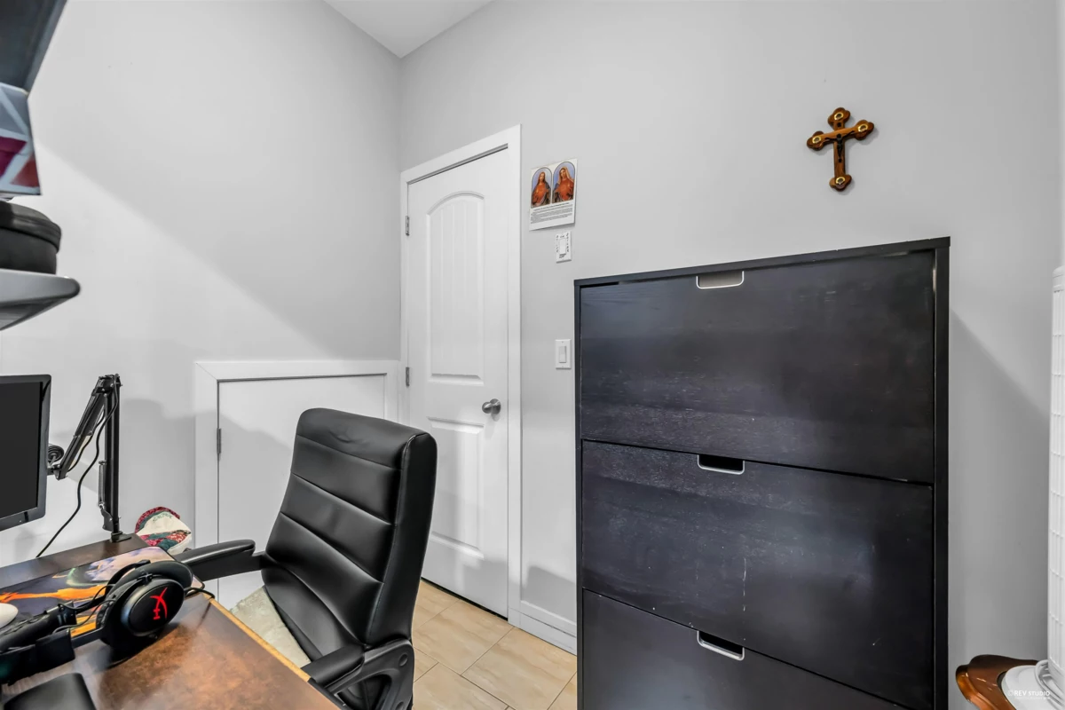 Kitchen Island Photo of 312 Strand Avenue, New Westminster, BC