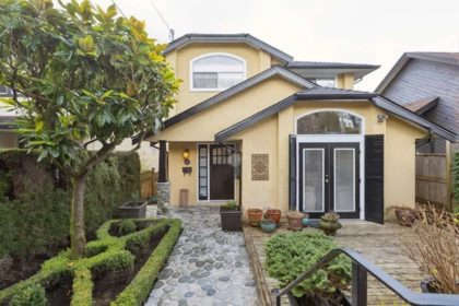 1274 Esquimalt Avenue, West Vancouver, BC