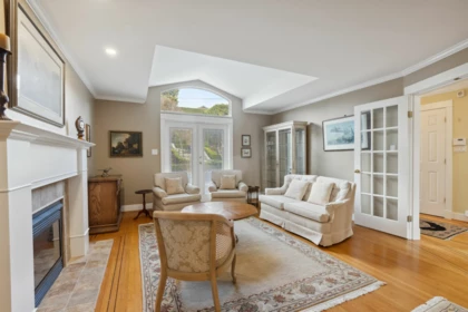 1274 Esquimalt Avenue, West Vancouver, BC