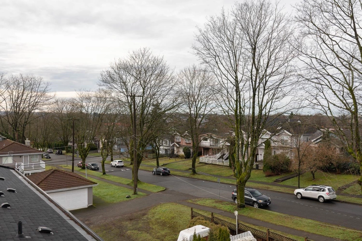 Outdoor Patio Photo of 2 3508 E Pender Street, Vancouver, BC