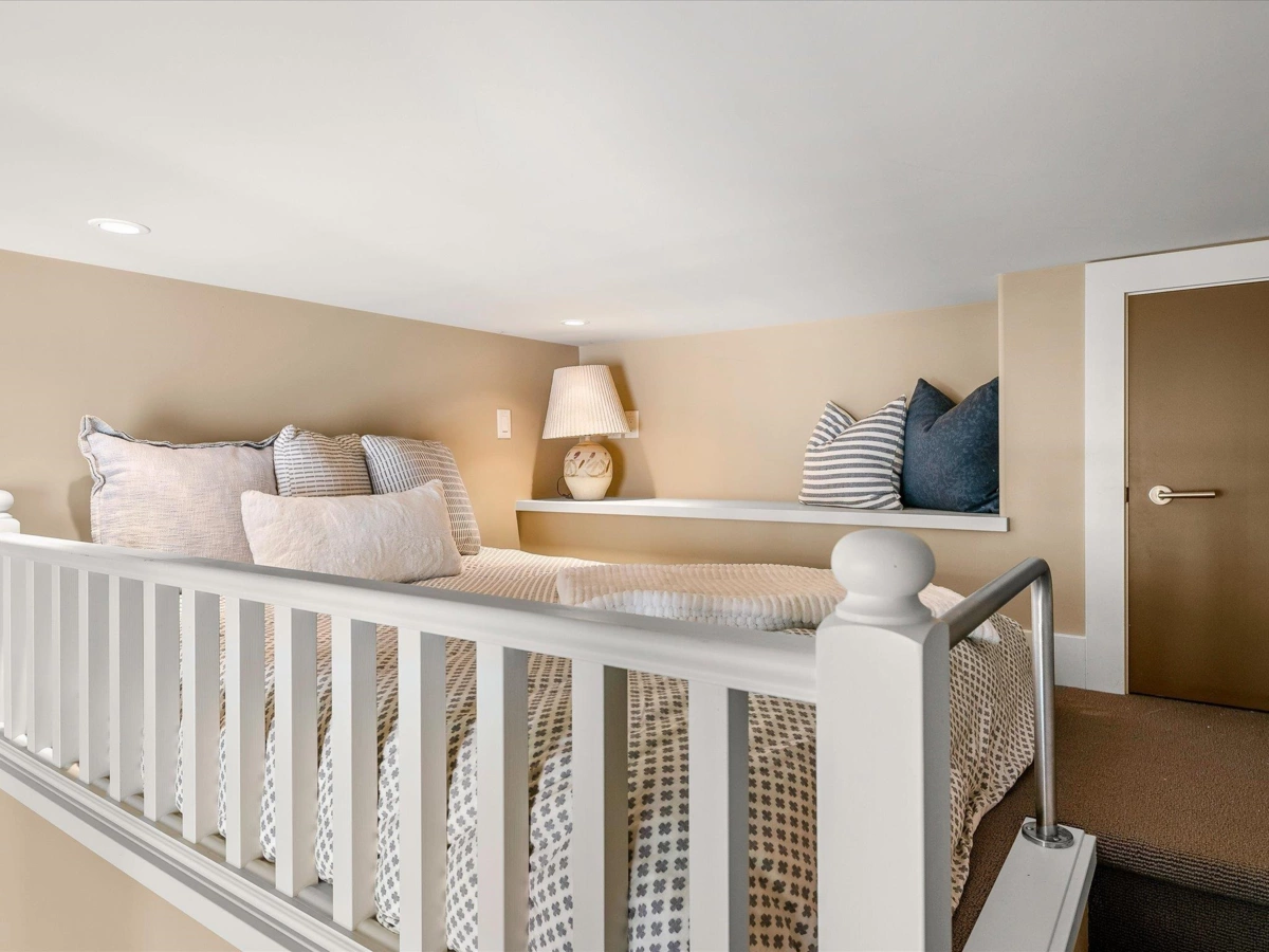 Guest Bathroom Photo of 36 6125 Eagle Drive, Whistler, BC