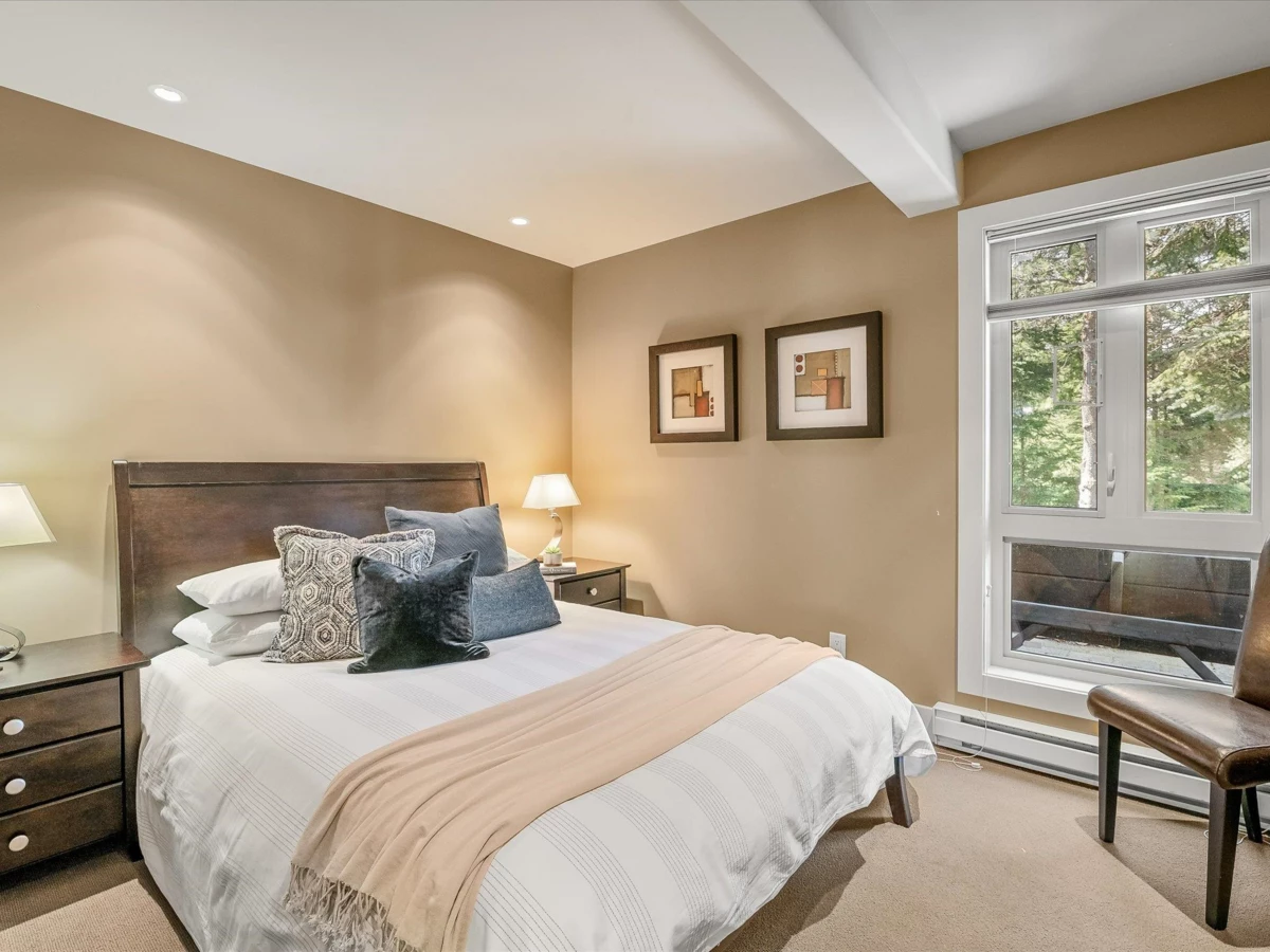 Living Room Photo of 36 6125 Eagle Drive, Whistler, BC