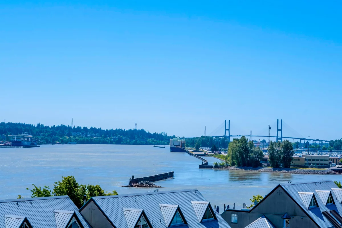 Laundry Room Photo of 1509 908 Quayside Drive, New Westminster, BC
