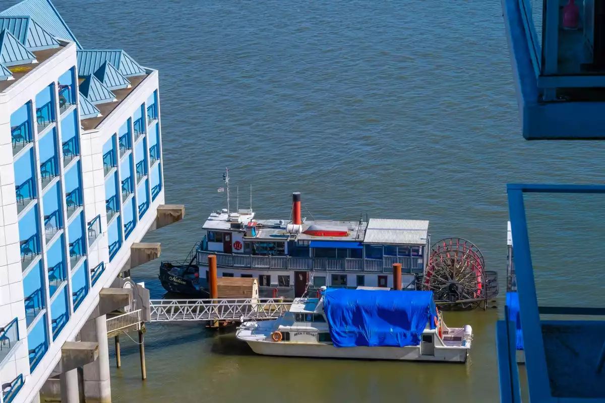 Mudroom Photo of 1509 908 Quayside Drive, New Westminster, BC