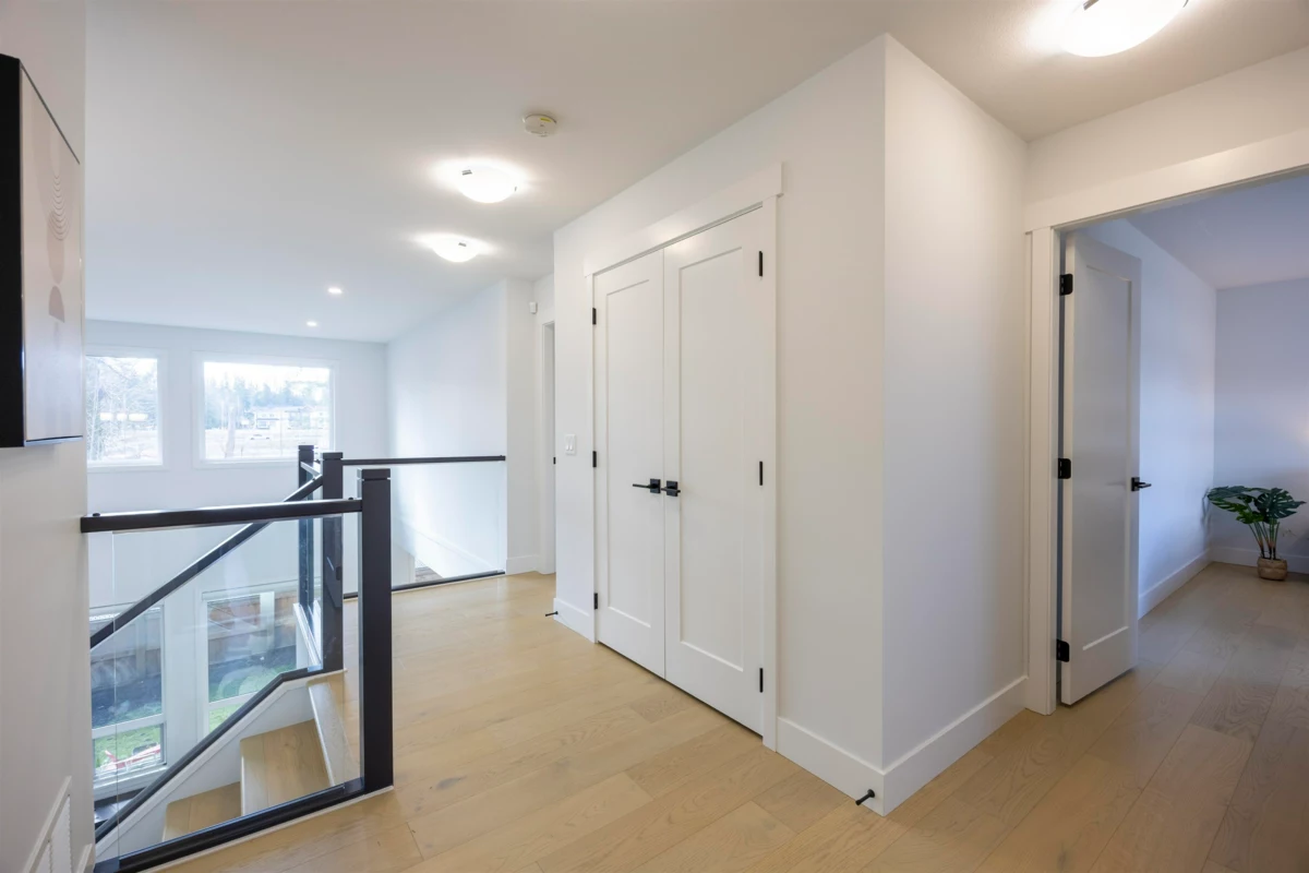 Guest Bathroom Photo of 20530 77a Avenue, Langley, BC