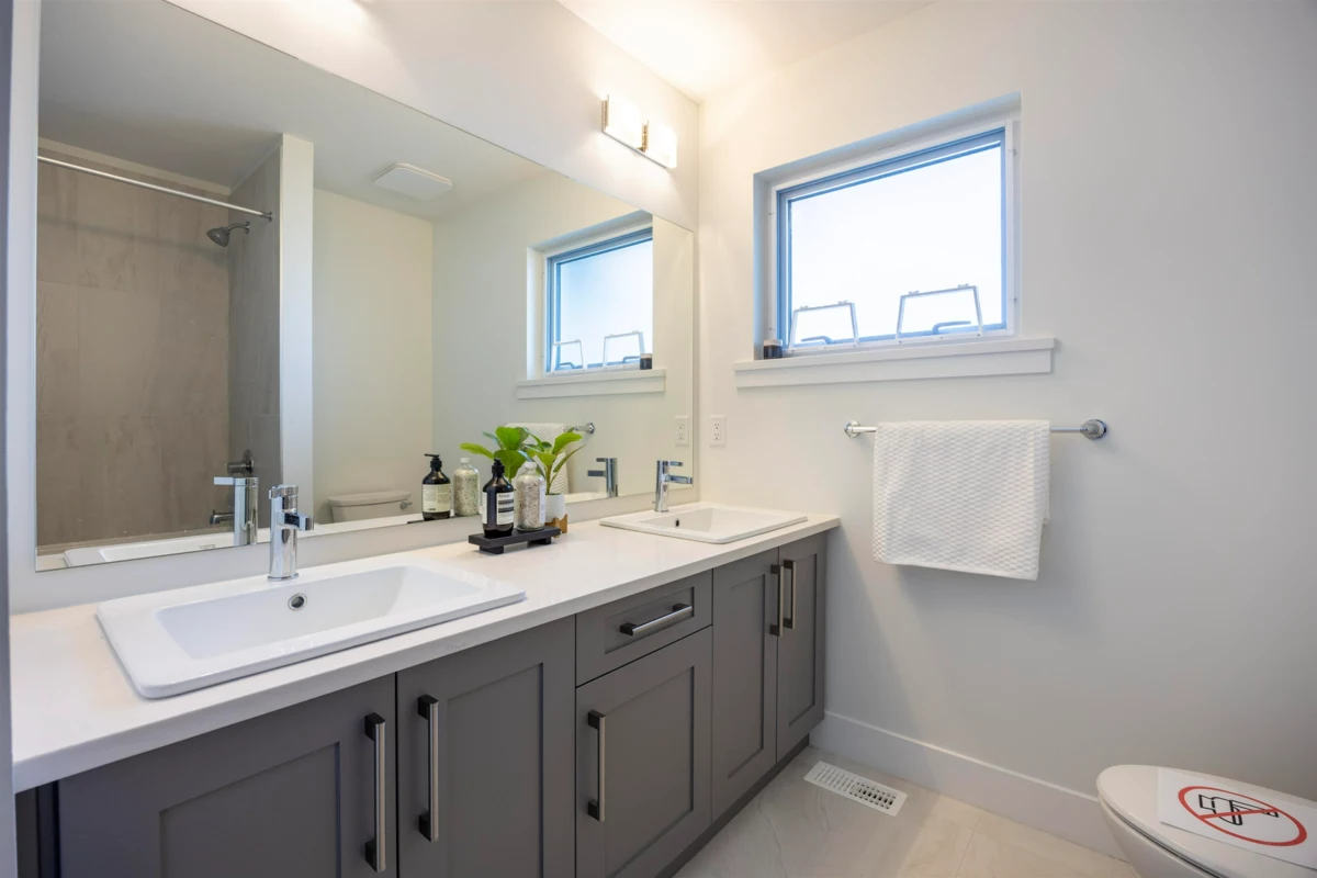 Hallway Photo of 20530 77a Avenue, Langley, BC