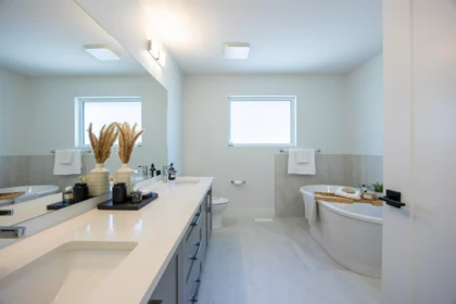 Guest Bathroom Photo of 20530 77a Avenue, Langley, BC