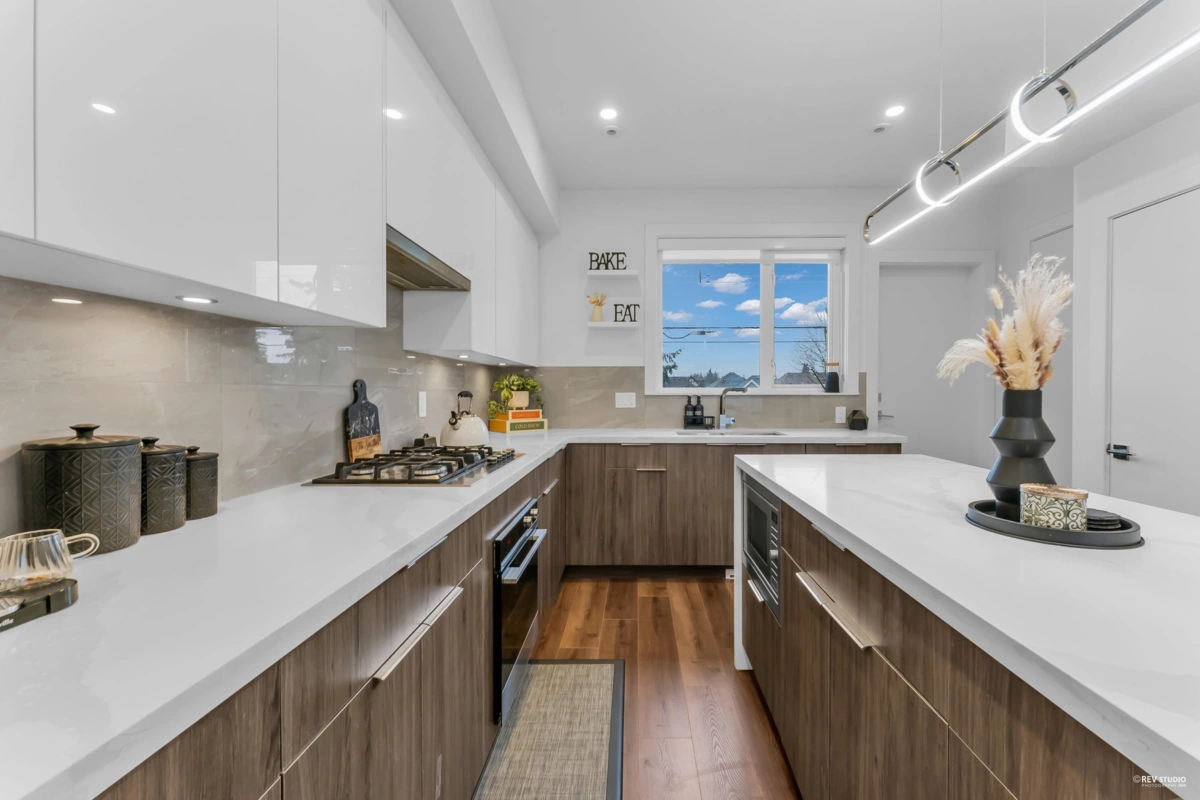 Kitchen Photo of 33 5858 132 Street, Surrey, BC
