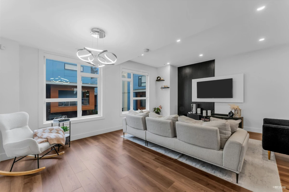 Living Room Photo of 33 5858 132 Street, Surrey, BC