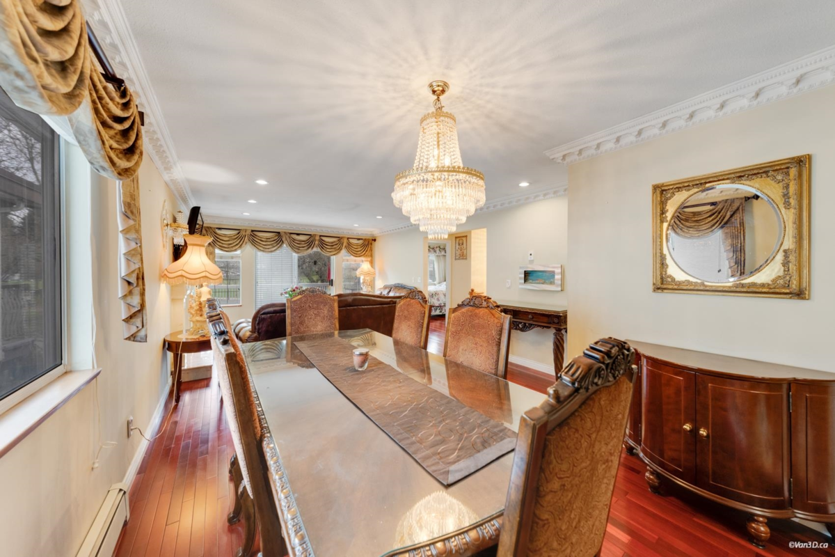 Breakfast Nook Photo of 3450 Monmouth Avenue, Vancouver, BC