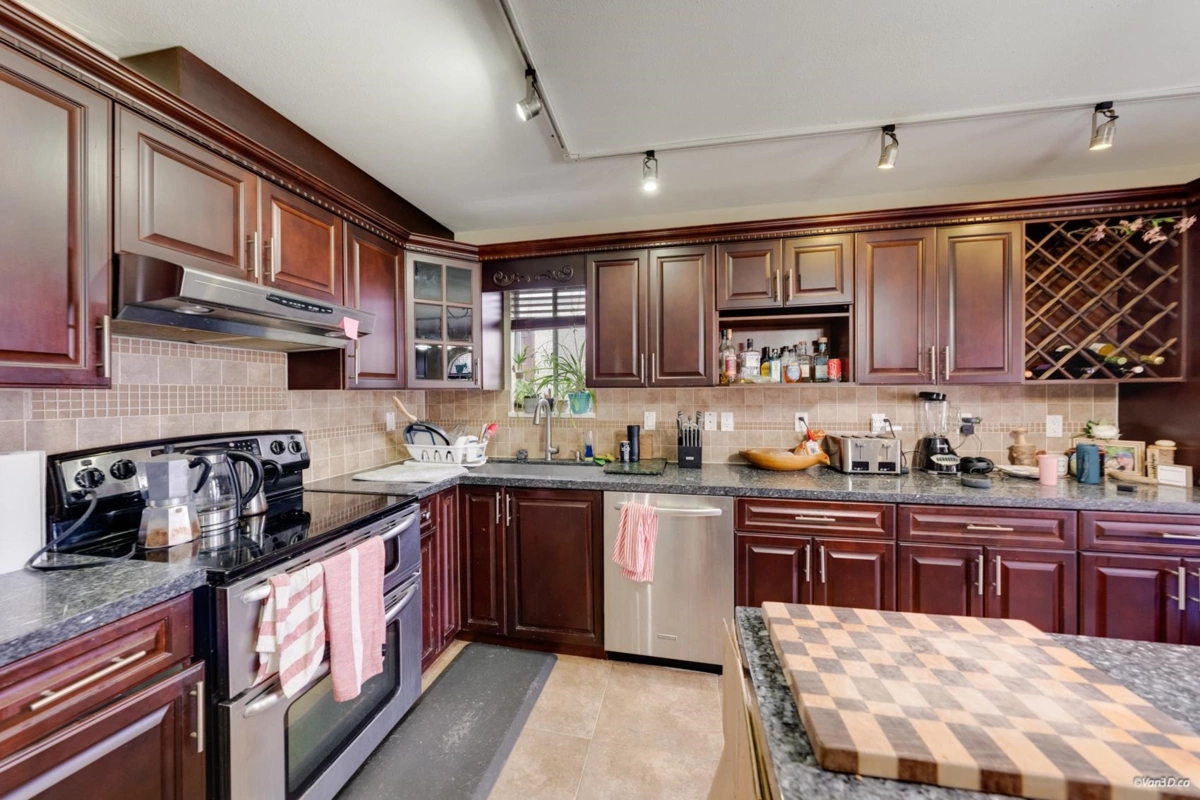 Garage Interior Photo of 3450 Monmouth Avenue, Vancouver, BC
