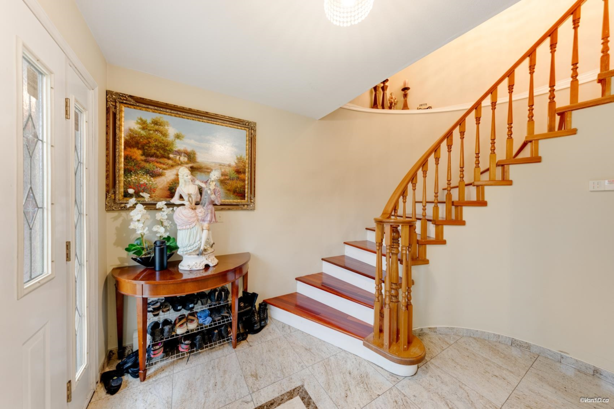 Hallway Photo of 3450 Monmouth Avenue, Vancouver, BC