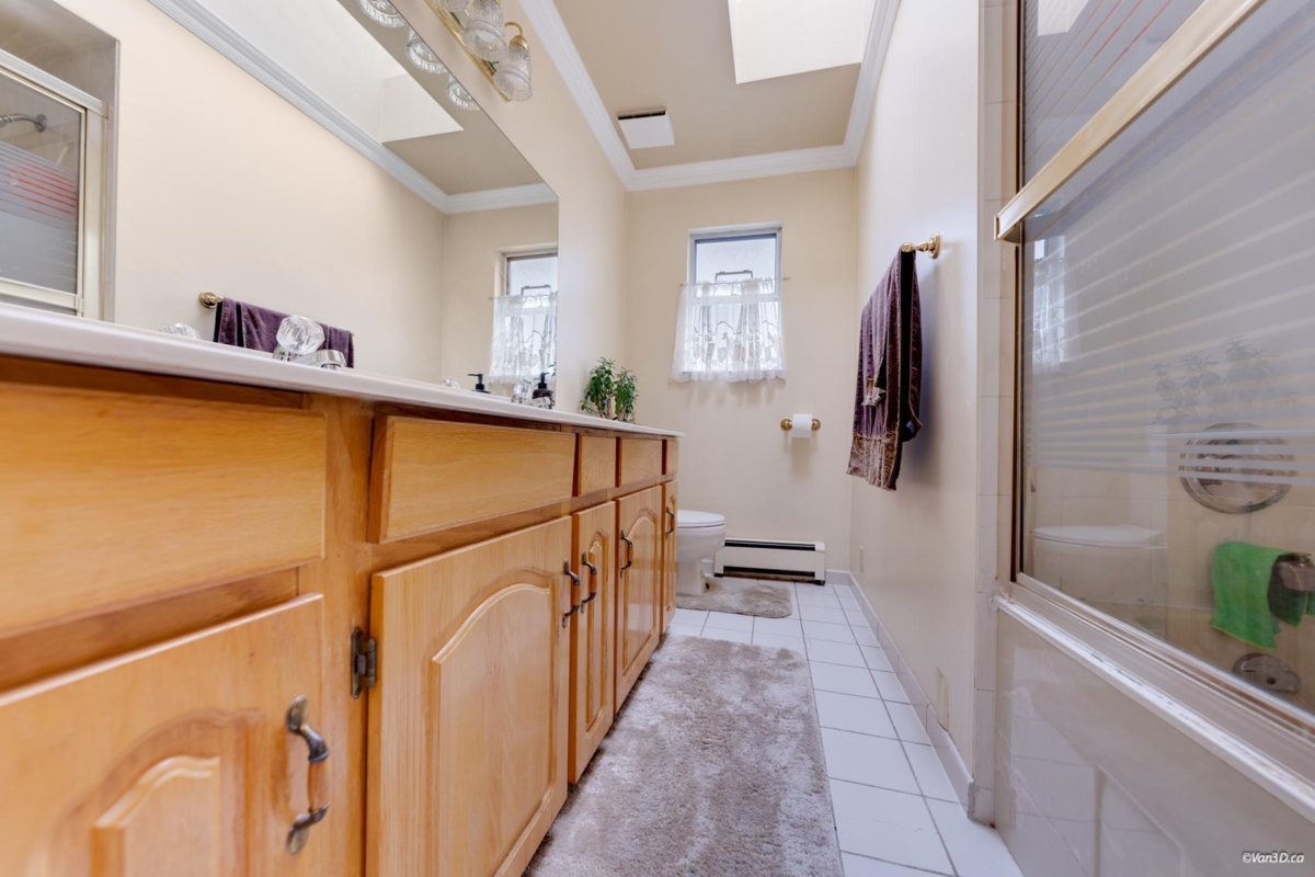 Laundry Room Photo of 3450 Monmouth Avenue, Vancouver, BC