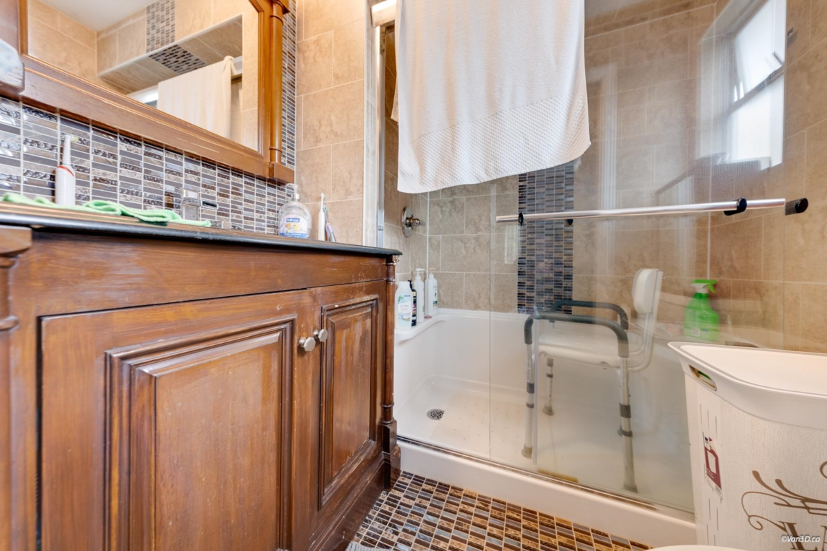 Loft / Bonus Room Photo of 3450 Monmouth Avenue, Vancouver, BC