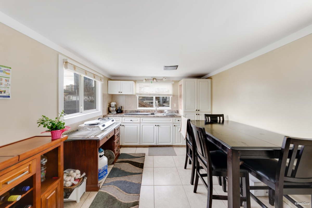 Powder Room Photo of 3450 Monmouth Avenue, Vancouver, BC