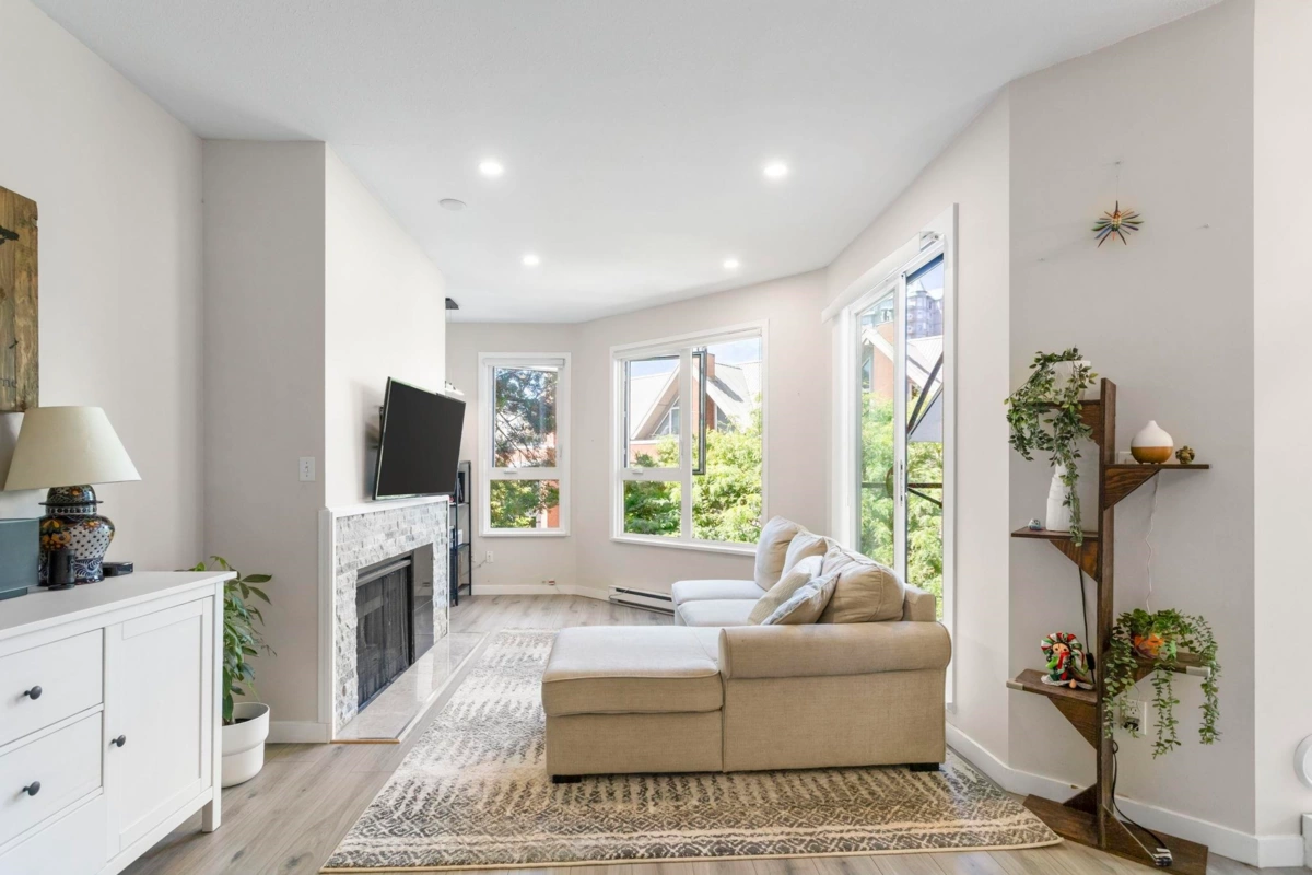 Family Room Photo of 426 1150 Quayside Drive, New Westminster, BC