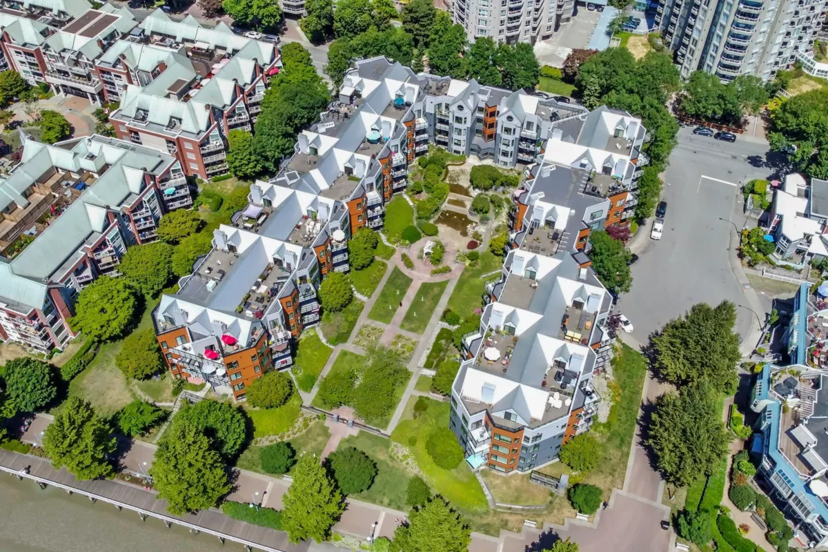 Front Yard Photo of 426 1150 Quayside Drive, New Westminster, BC