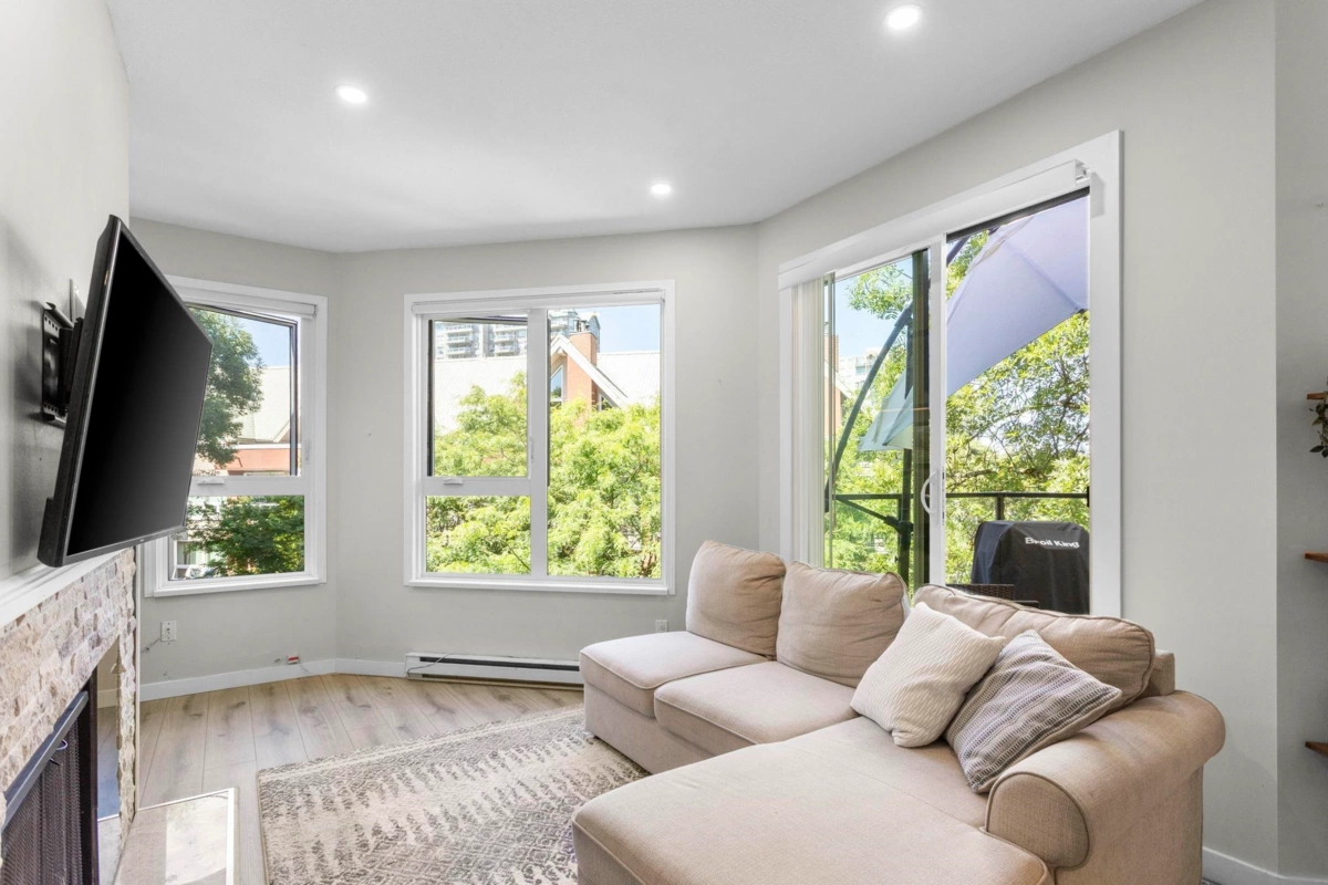 Primary Bathroom Photo of 426 1150 Quayside Drive, New Westminster, BC