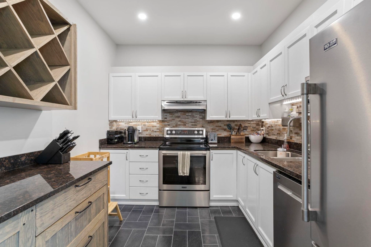 Walk-In Closet Photo of 426 1150 Quayside Drive, New Westminster, BC