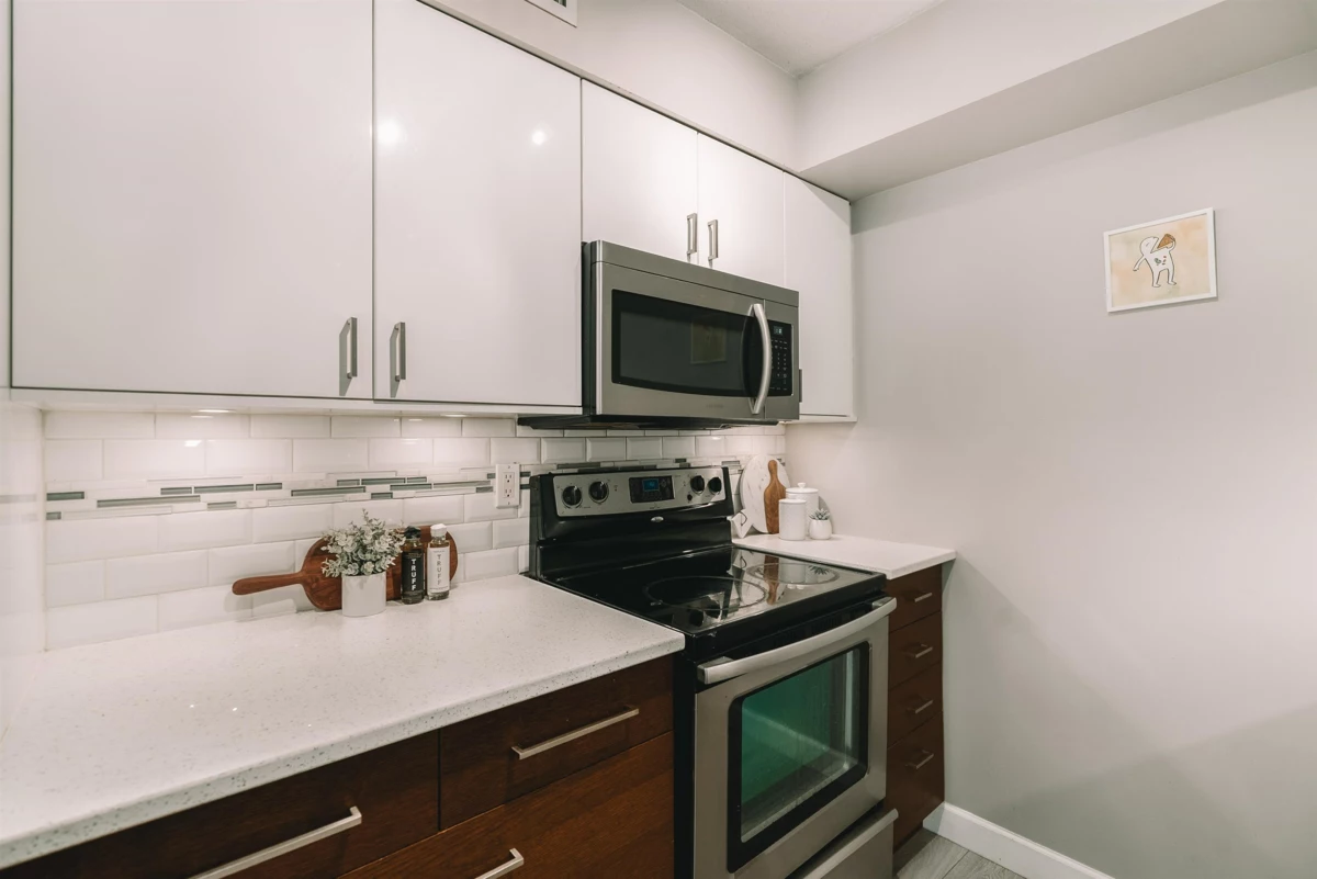 Kitchen Photo of 102 1516 E 1st Avenue, Vancouver, BC