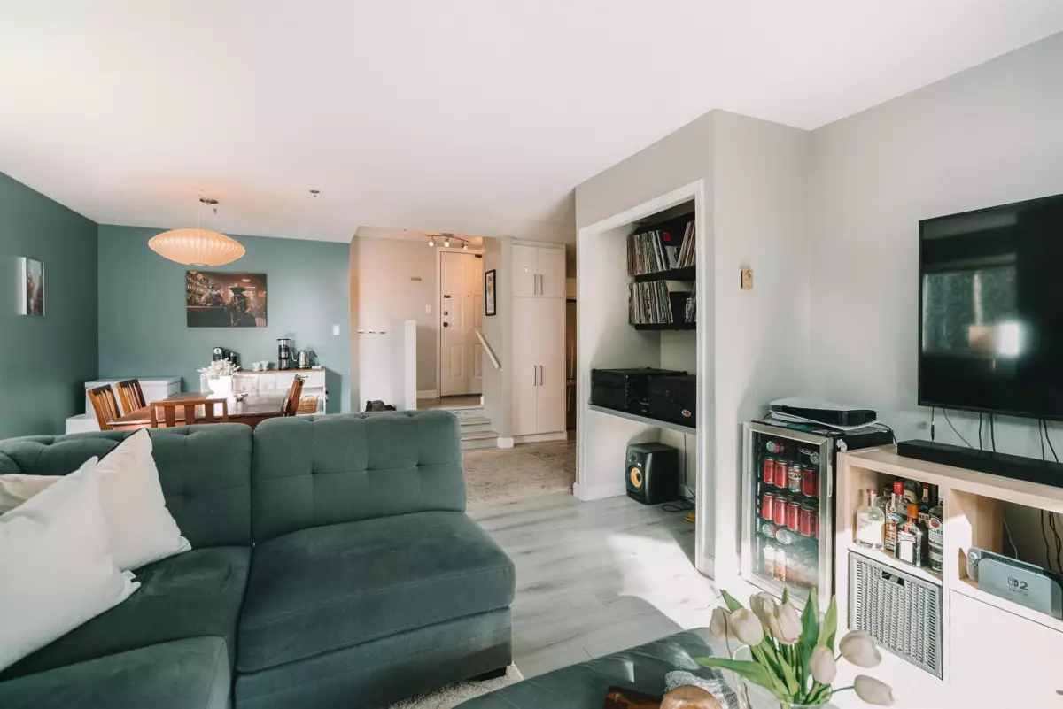 Powder Room Photo of 102 1516 E 1st Avenue, Vancouver, BC