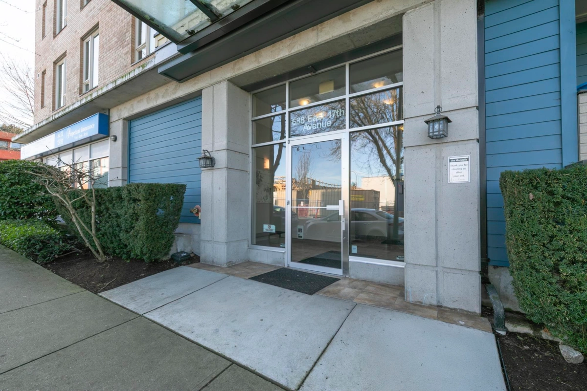 Hot Tub / Spa Photo of 206 688 E 17th Avenue, Vancouver, BC