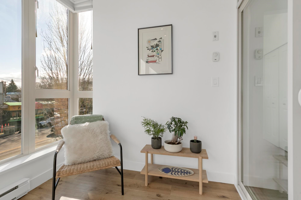 Laundry Room Photo of 206 688 E 17th Avenue, Vancouver, BC