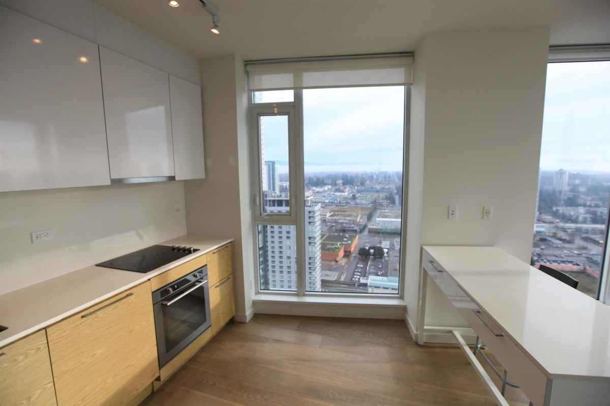 Kitchen Island Photo of 3110 13438 Central Avenue, Surrey, BC