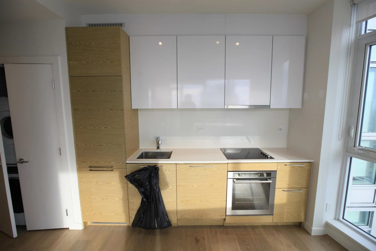 Kitchen Photo of 3110 13438 Central Avenue, Surrey, BC