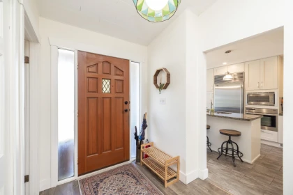 Guest Bathroom Photo of 32558 Murray Avenue, Abbotsford, BC
