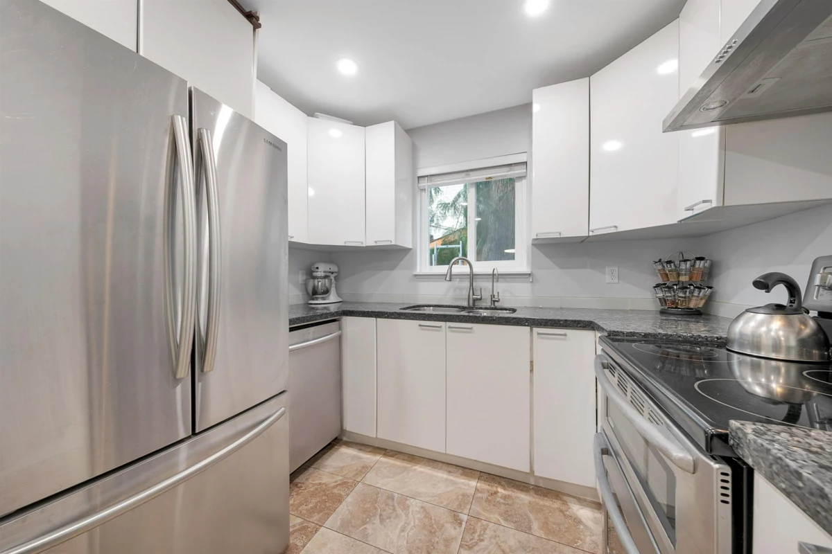 Breakfast Nook Photo of 41 2986 Coast Meridian Road, Port Coquitlam, BC