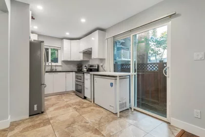 Kitchen Island Photo of 41 2986 Coast Meridian Road, Port Coquitlam, BC