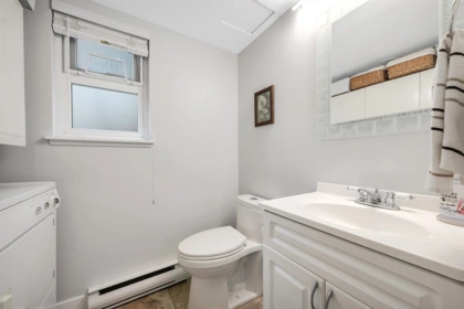 Primary Bathroom Photo of 41 2986 Coast Meridian Road, Port Coquitlam, BC