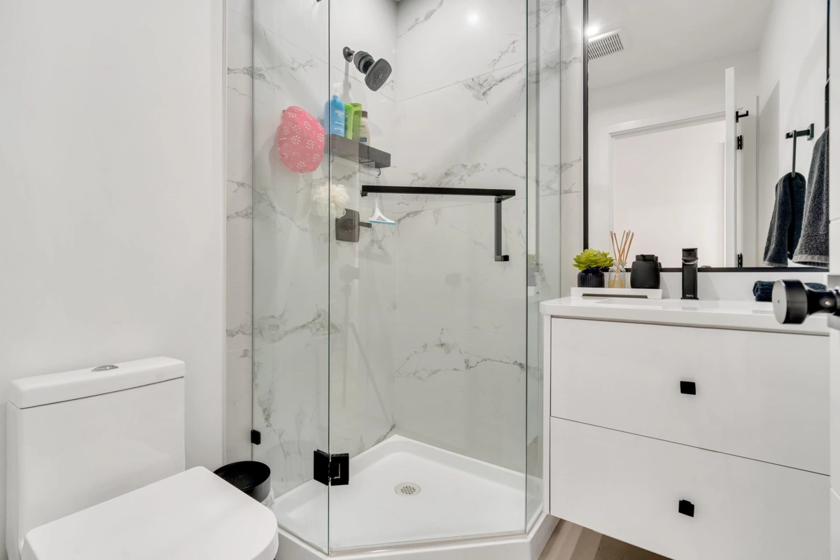 Backyard Photo of 15377 Marine Drive, White Rock, BC